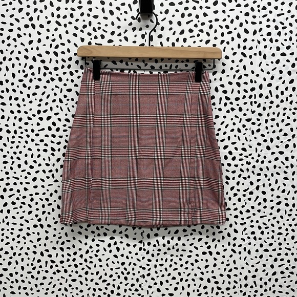 Brandy Melville Dresses & Skirts - Brandy Melville Pink Plaid Mini Skirt